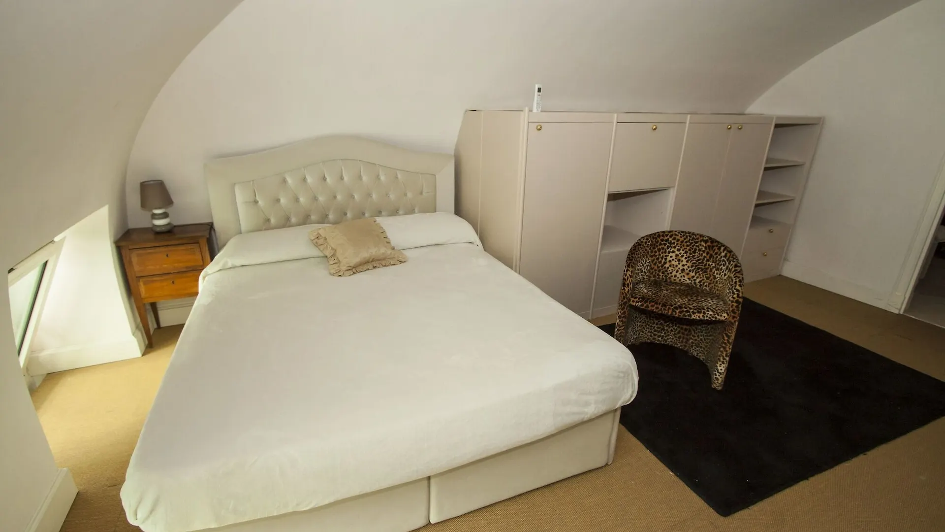 B&B Le Suites Di Jo Bari Italy